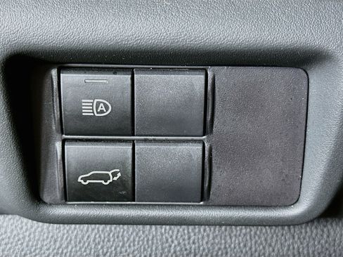 Used 2022 Toyota Highlander XSE FWD image 17