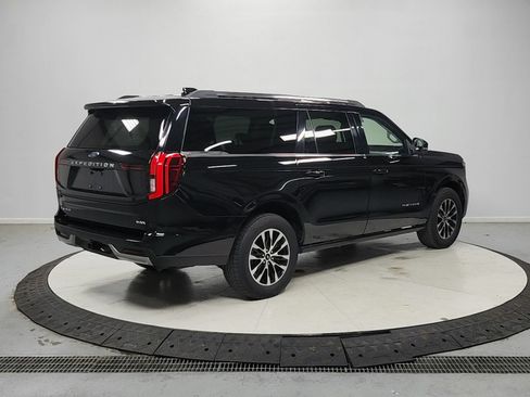 Used 2025 Ford Expedition Max Platinum AWD/4WD image 8