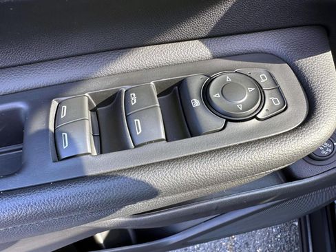 Used 2023 GMC Terrain SLE w/ Driver Convenience Package AWD/4WD image 9