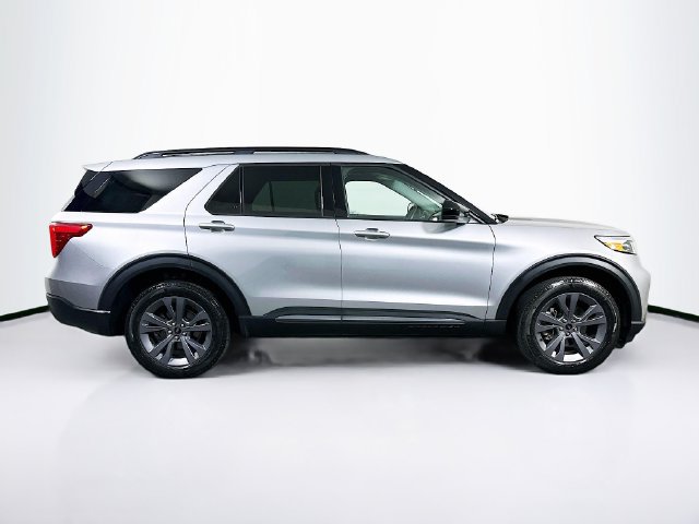 Used 2023 Ford Explorer XLT w/ Equipment Group 202A AWD/4WD image 10