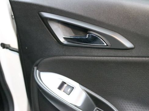 Used 2018 Chevrolet Malibu LS FWD image 13
