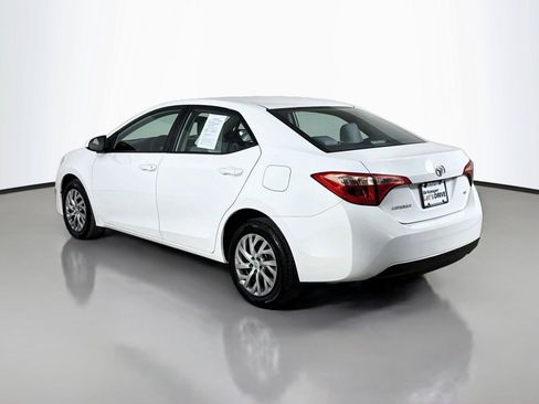 Used 2017 Toyota Corolla LE w/ Carpet Mat Package (TMS) FWD image 9