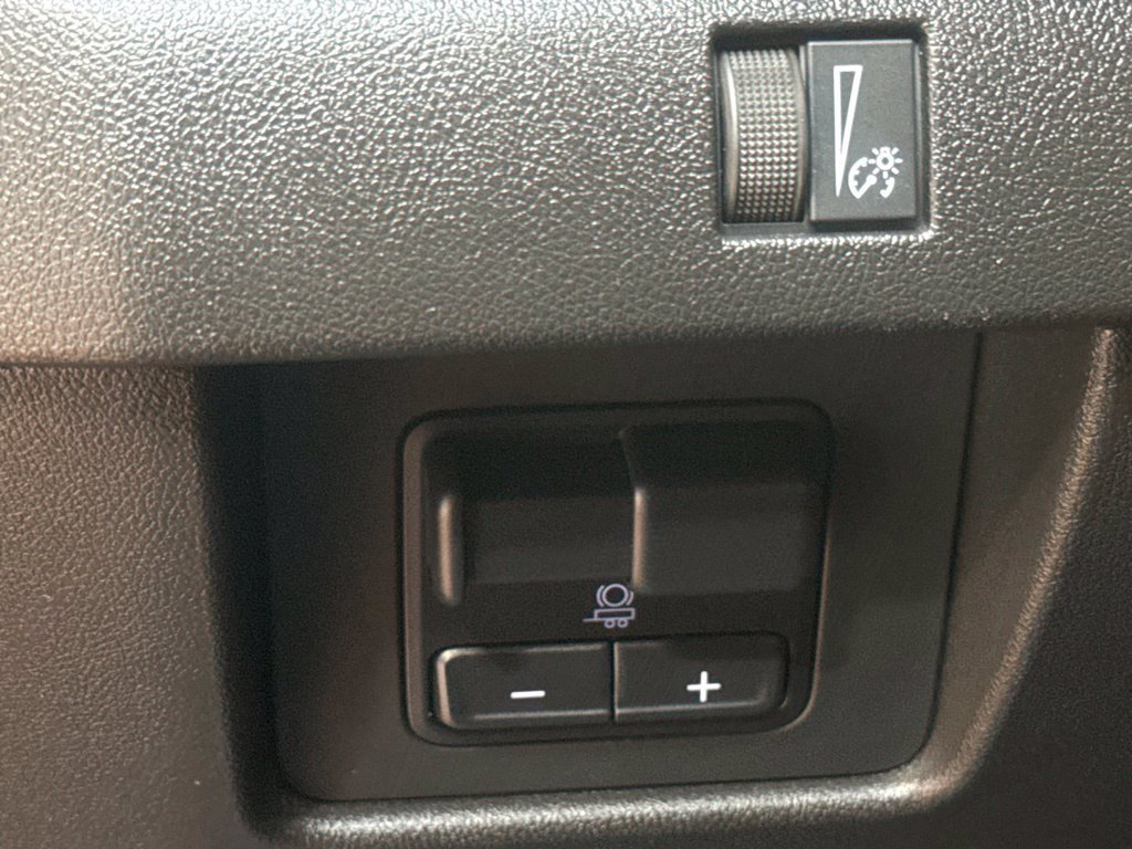 Used 2025 Chevrolet Colorado Z71 w/ Z71 Convenience Package 2 AWD/4WD image 23