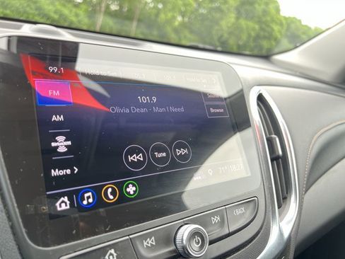 Used 2021 Chevrolet Equinox Premier FWD image 13