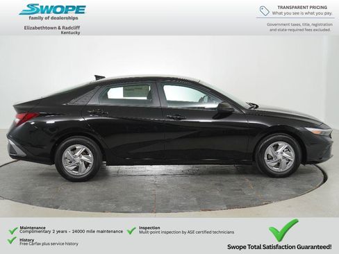 New 2026 Hyundai Elantra SE FWD image 2