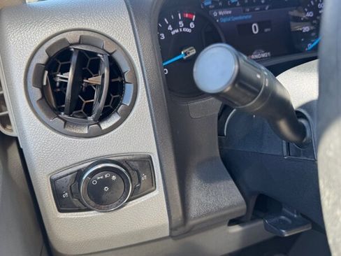 Used 2022 Ford E-350 and Econoline 350 Super Duty image 5