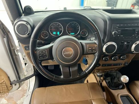 Used 2012 Jeep Wrangler Rubicon w/ Dual Top Group AWD/4WD image 11