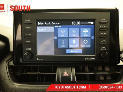 Used 2021 Toyota RAV4 LE AWD/4WD image 15