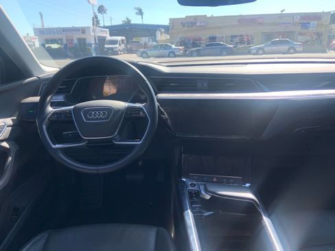 Used 2021 Audi e-tron Premium w/ Convenience Plus Package AWD/4WD image 12