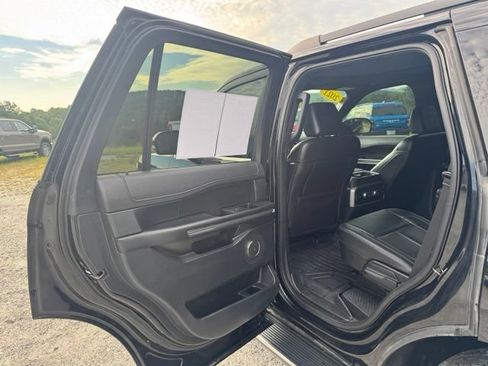 Used 2021 Ford Expedition XLT w/ Equipment Group 202A AWD/4WD image 14