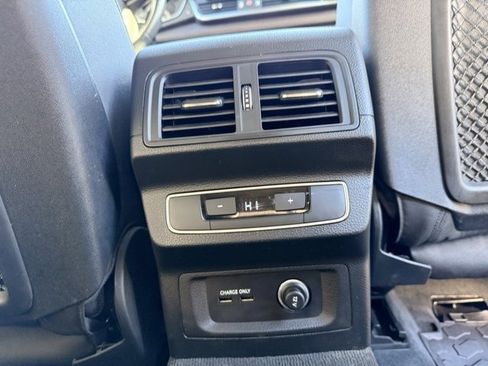 Used 2021 Audi Q5 e Premium Plus w/ Premium Plus Package image 15