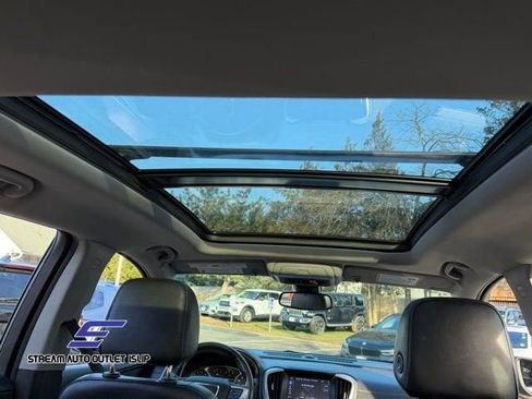 Used 2020 GMC Terrain SLT w/ Preferred Package image 9