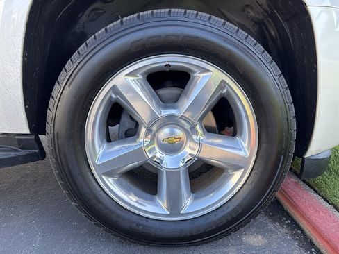 Used 2011 Chevrolet Tahoe LTZ RWD image 14