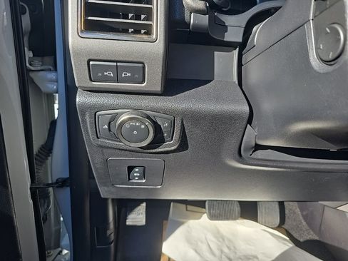 Used 2017 Ford F150 Raptor w/ Equipment Group 802A Luxury image 12