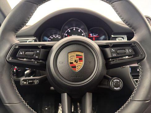 Used 2025 Porsche Macan AWD/4WD image 10