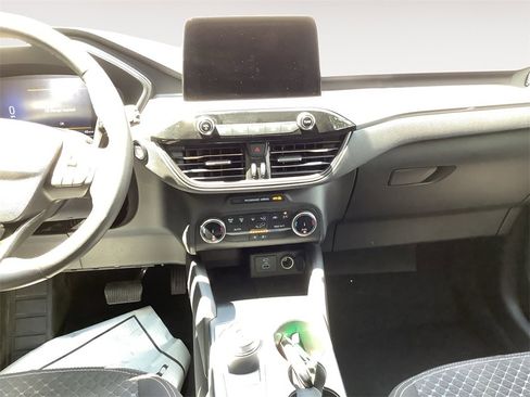 Used 2023 Ford Escape Active image 11