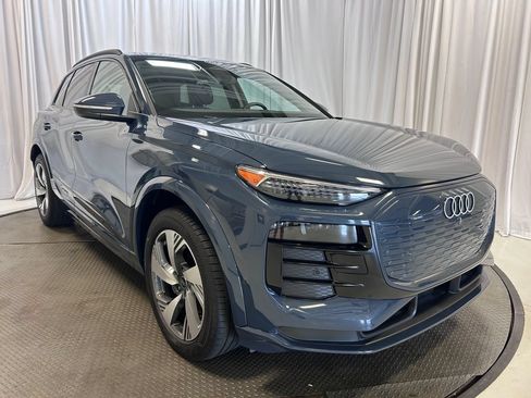 Used 2025 Audi Q6 e-tron Premium Plus w/ Premium Plus AWD/4WD image 23