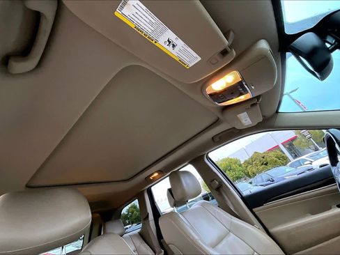 Used 2015 Jeep Grand Cherokee Limited w/ Luxury Group II image 13