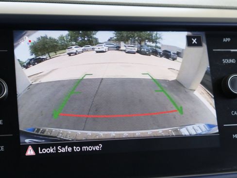 Certified 2023 Volkswagen Taos SE w/ Panoramic Sunroof Package FWD image 16