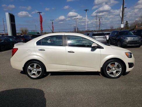 Used 2014 Chevrolet Sonic LTZ FWD image 2