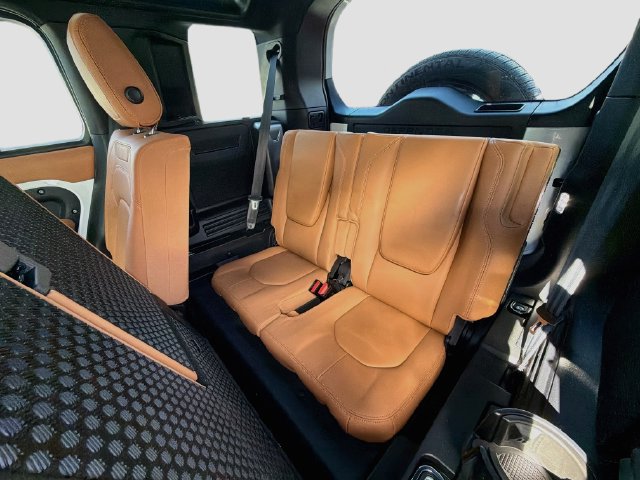 Used 2023 Land Rover Defender 110 SE AWD/4WD image 13