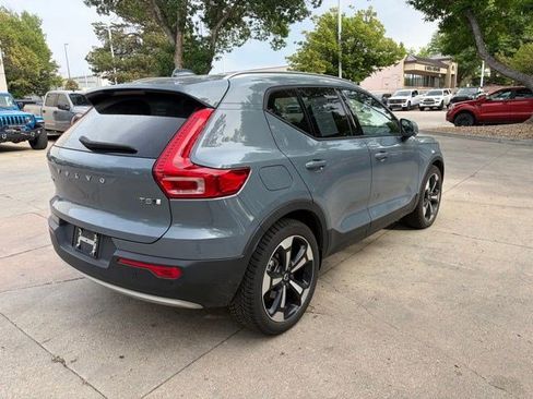 Used 2020 Volvo XC40 T5 Momentum w/ Protection Package Premier AWD/4WD image 3