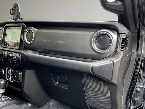 Used 2023 Jeep Wrangler Unlimited Sahara AWD/4WD image 27