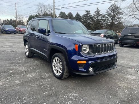 Used 2019 Jeep Renegade Latitude image 2