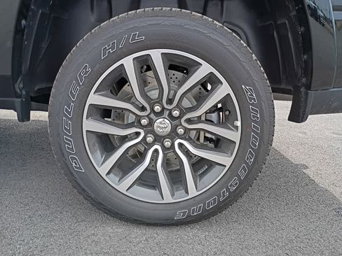 Used 2025 RAM 1500 Limited w/ Trailer Tow Group image 13