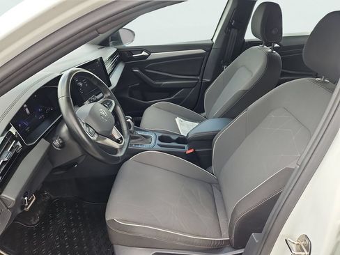 Used 2025 Volkswagen Jetta Sport FWD image 29