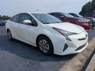 Used 2017 Toyota Prius Four w/ Premium Convenience Package FWD video 2