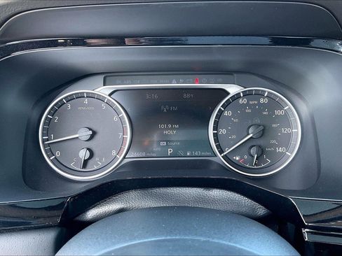 Certified 2024 Nissan Pathfinder SL w/ SL Premium Package AWD/4WD image 22
