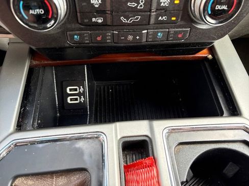 Used 2019 Ford F150 King Ranch w/ Equipment Group 601A Luxury AWD/4WD image 18