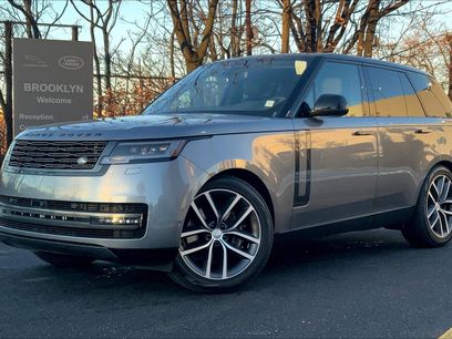 New 2025 Land Rover Range Rover SE