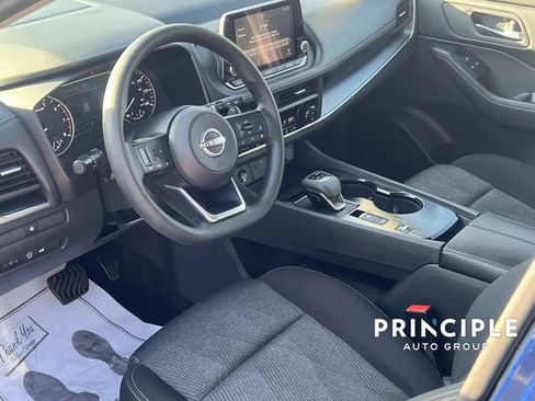 Used 2024 Nissan Rogue SV FWD image 12