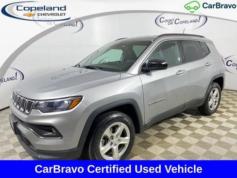 Used 2023 Jeep Compass Latitude AWD/4WD image 1