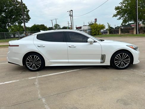 Used 2018 Kia Stinger Premium RWD image 9