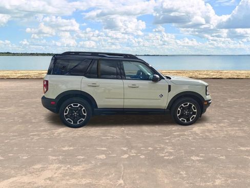 Used 2024 Ford Bronco Sport Outer Banks w/ Tech Package image 9
