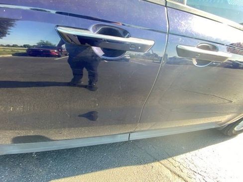Used 2022 Kia Carnival LX FWD image 19
