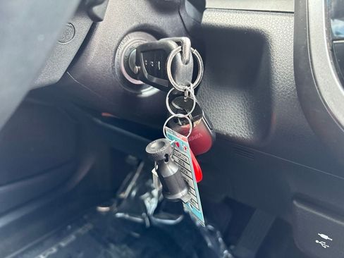 Used 2018 Toyota Camry SE FWD image 37