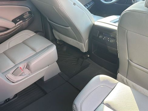 Used 2020 Chevrolet Suburban LT w/ Texas Edition Package RWD image 42