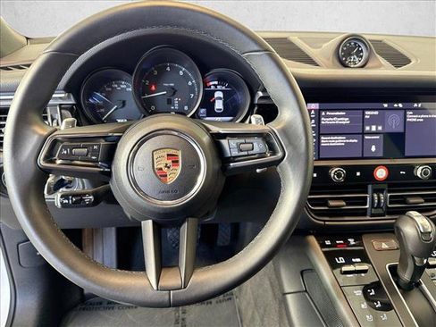Certified 2025 Porsche Macan AWD/4WD image 13