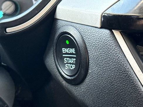 Used 2022 Ford Escape SE FWD image 28