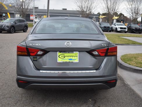 Used 2022 Nissan Altima 2.5 SV FWD image 7