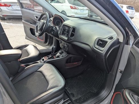 Used 2019 Jeep Compass Trailhawk w/ Cold Weather Group image 21