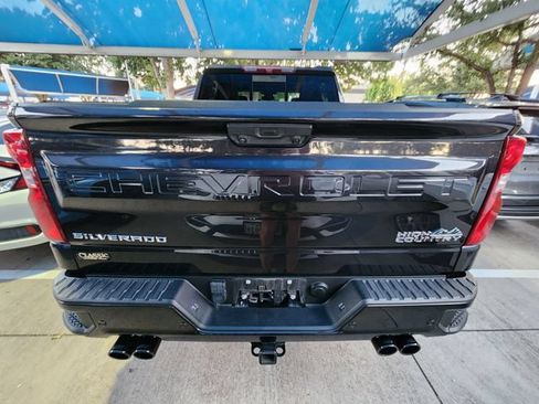 Used 2024 Chevrolet Silverado 1500 High Country w/ High Country Premium Package AWD/4WD image 5