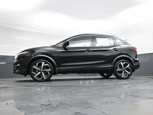 Used 2022 Nissan Rogue Sport SL w/ Premium Package image 40