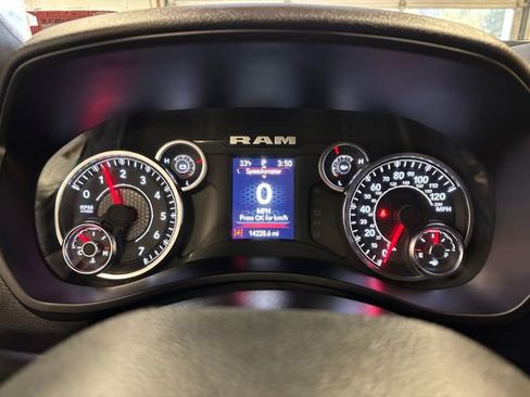 Used 2024 RAM 2500 Big Horn w/ Sport Appearance Package image 17