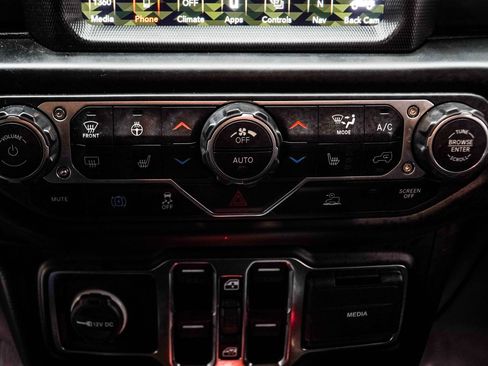 Used 2023 Jeep Wrangler Unlimited Sahara w/ Cold Weather Group image 21