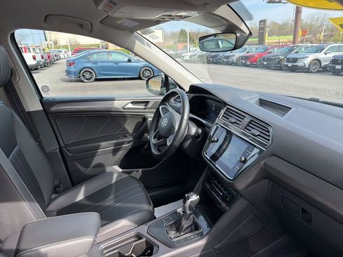 Used 2024 Volkswagen Tiguan SE FWD image 15